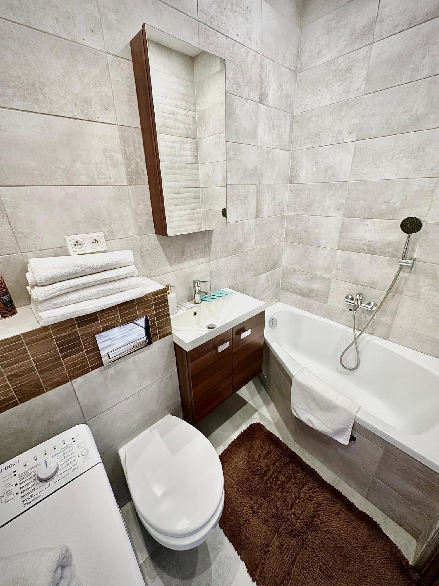 דירות ורשה Apartament Blisko Centrum מראה חיצוני תמונה